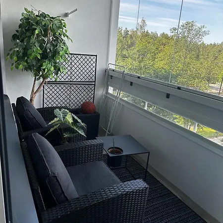 Apartamento 54m2 10min Walk To Train Station 15mins Train To Airport And 25mins Train To Centre Vantaa