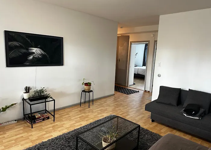 Appartamento 54m2 10min Walk To Train Station 15mins Train To Airport And 25mins Train To Centre Vantaa